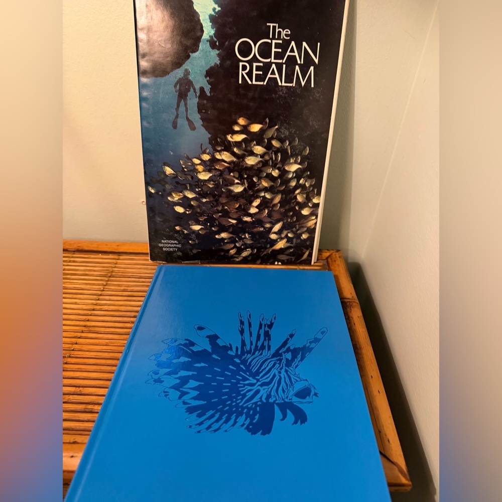 1978 Hardcover National Geographic’The Ocean Realm’ Book